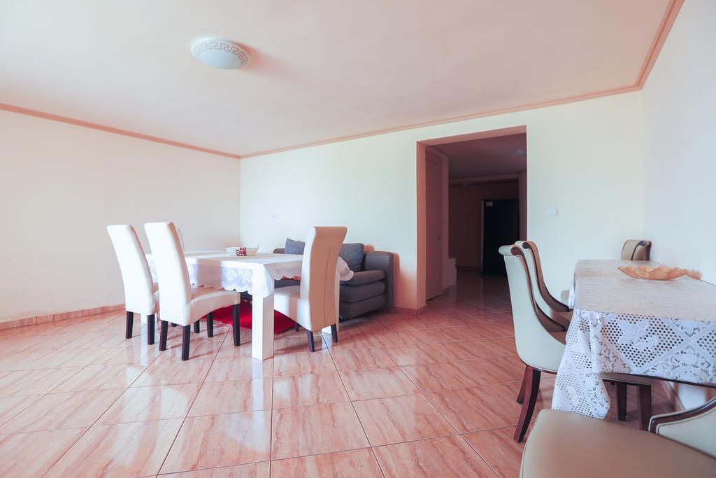 Casa Iulia Hotell Haţeg Exteriör bild